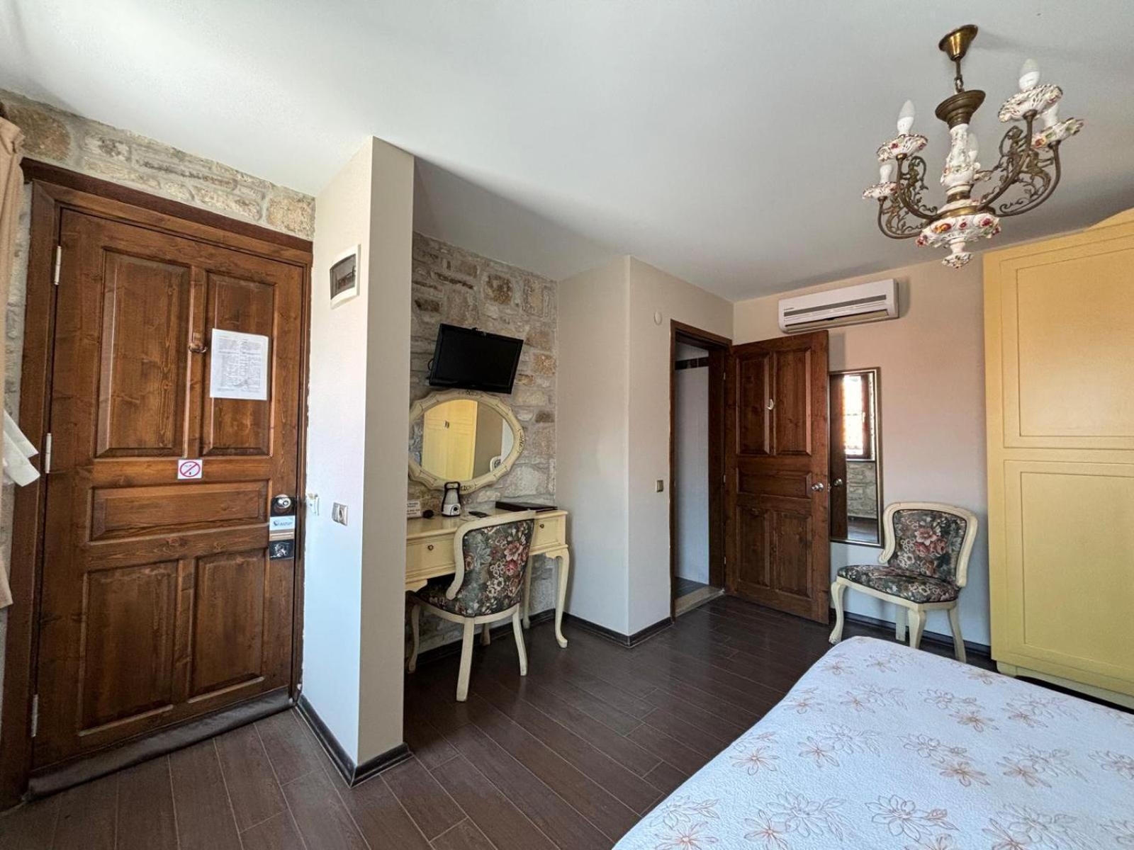 Griffon Hotel ينيفوتشا المظهر الخارجي الصورة